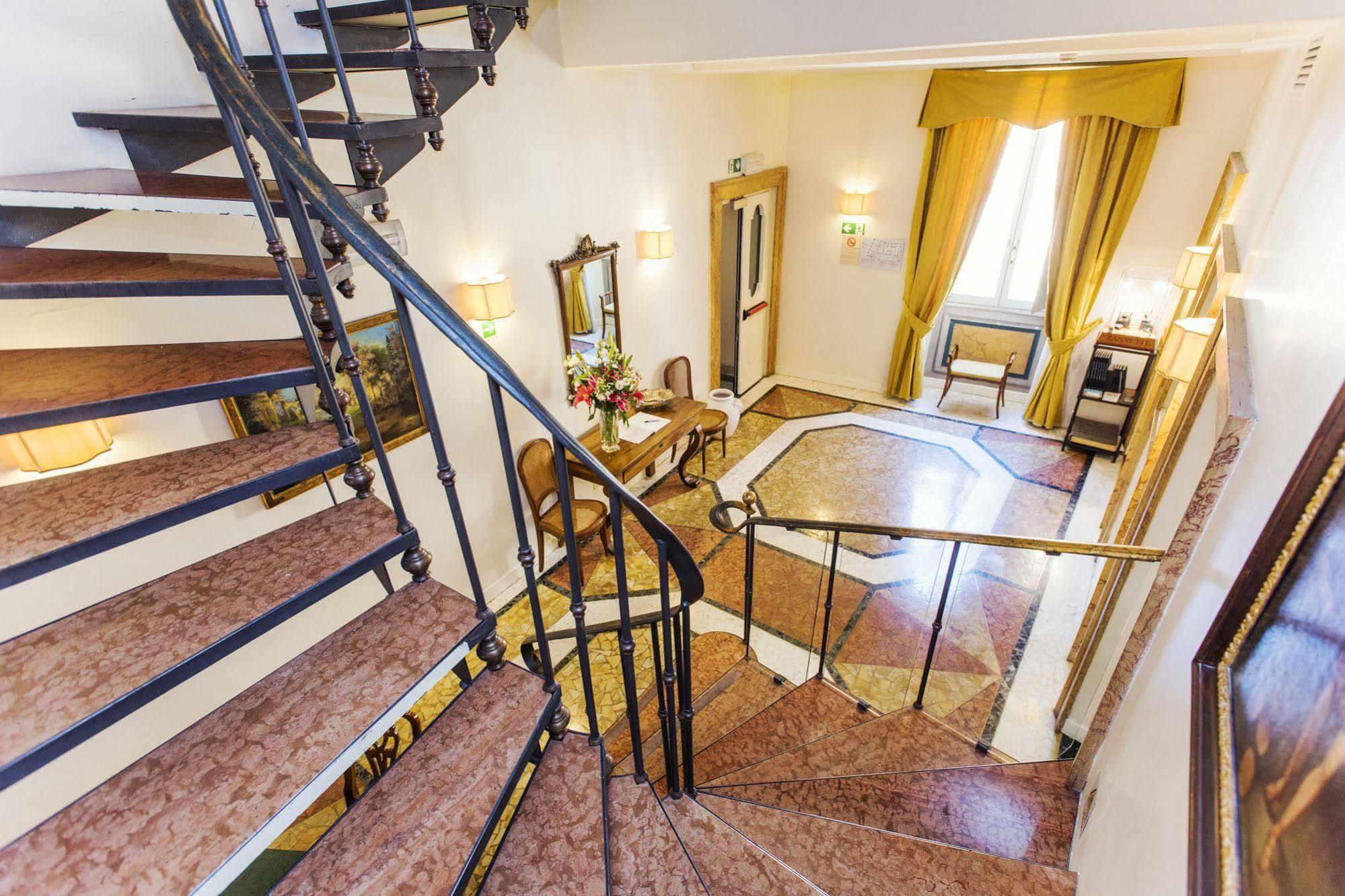 Hotel Fontanella Borghese Roma Esterno foto